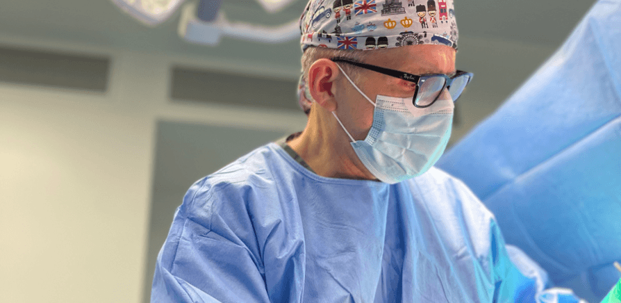 Dr. Renato Zaccheddu, aesthetic and plastic surgeon, during a surgery